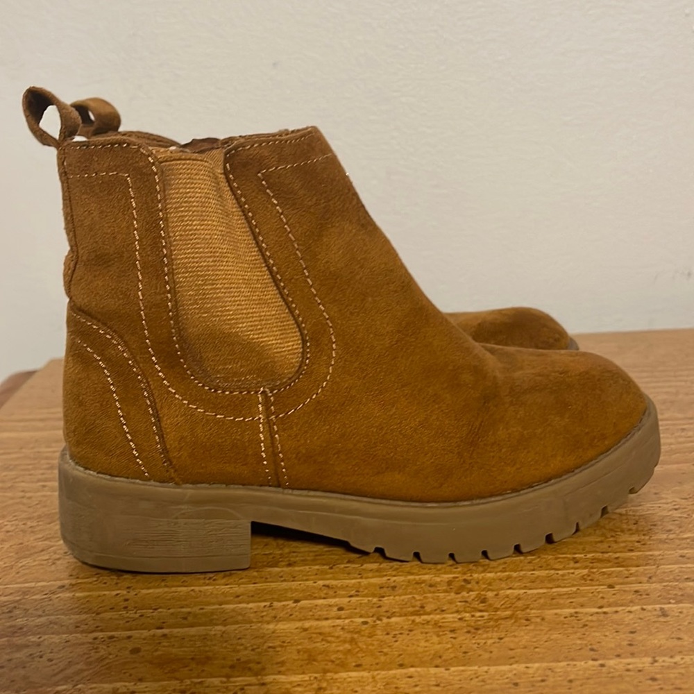 Toffee Tan ankle boots in size 11.